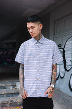 Cargar imagen en el visor de la galería, CAMISA HAWAIANA GUAYABITOS
